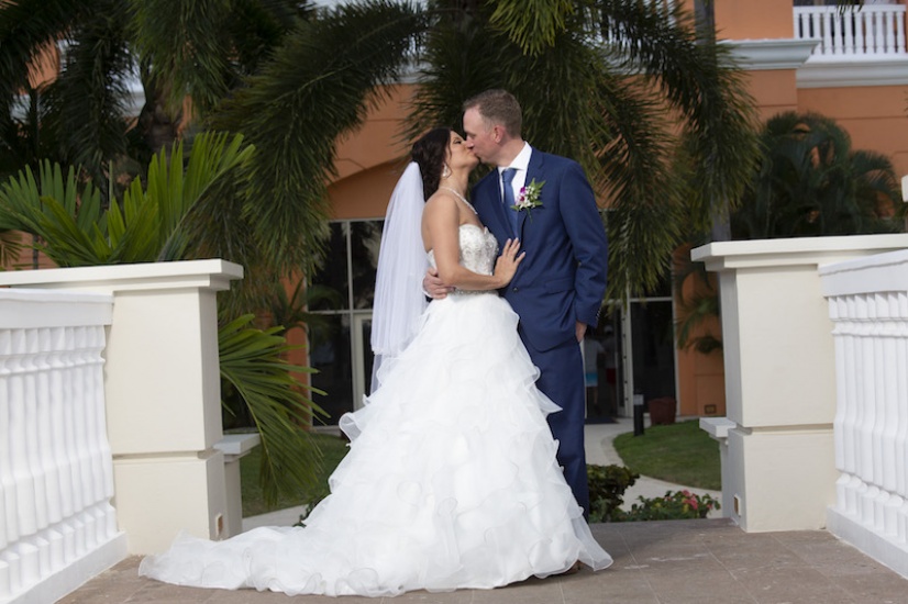 Bride and groom kiss - Wedding photography in Jamaica